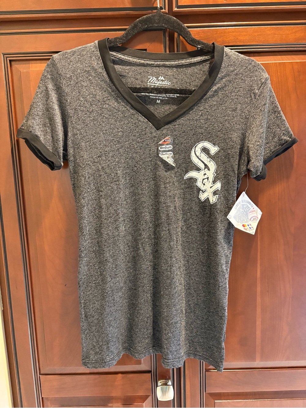 Chicago White Sox Women’s V-neck Tee Shirt - M